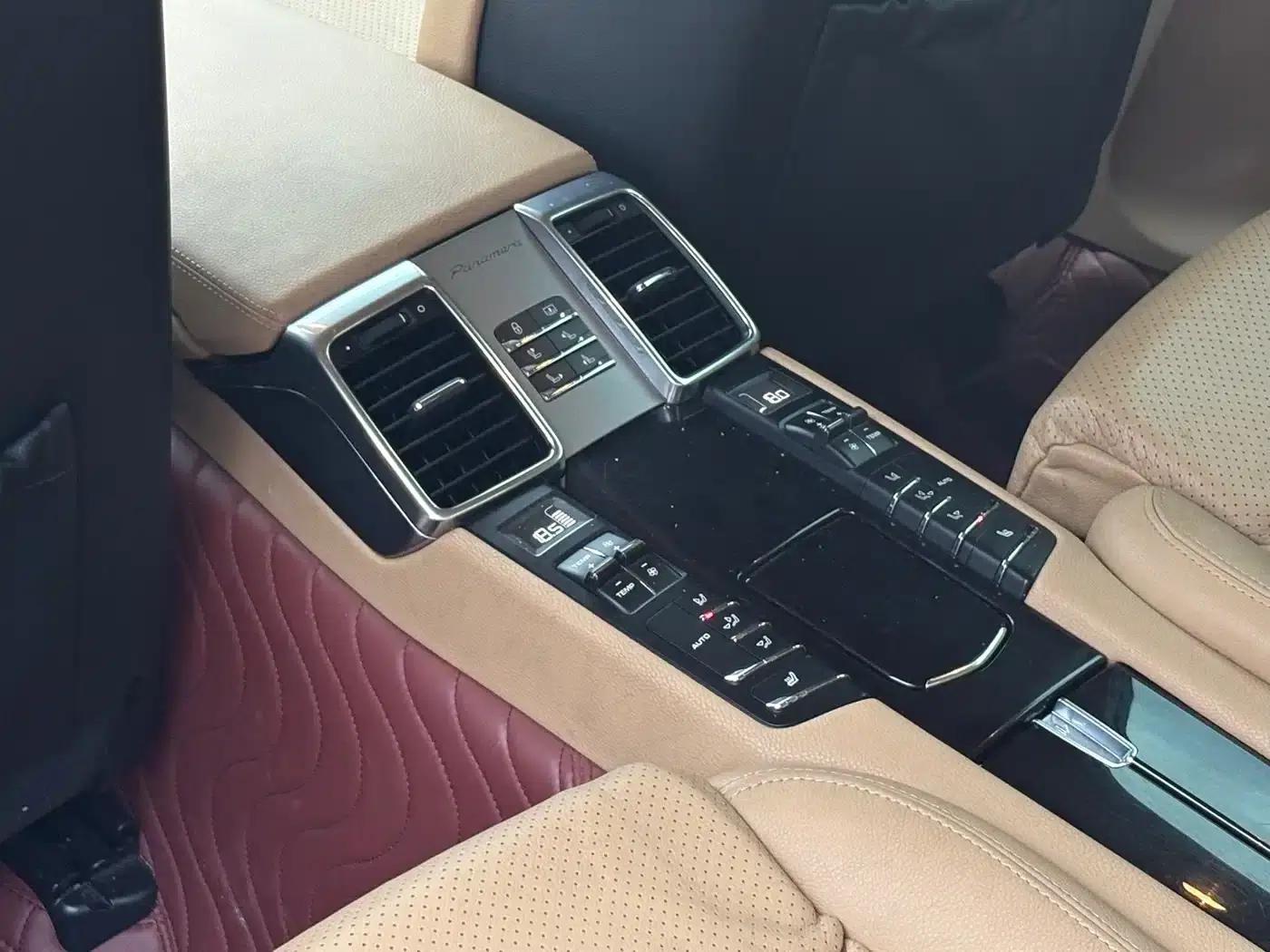 Panamera 2013 Panamera 4 Platinum Edition 3.6L — миниатюра 14