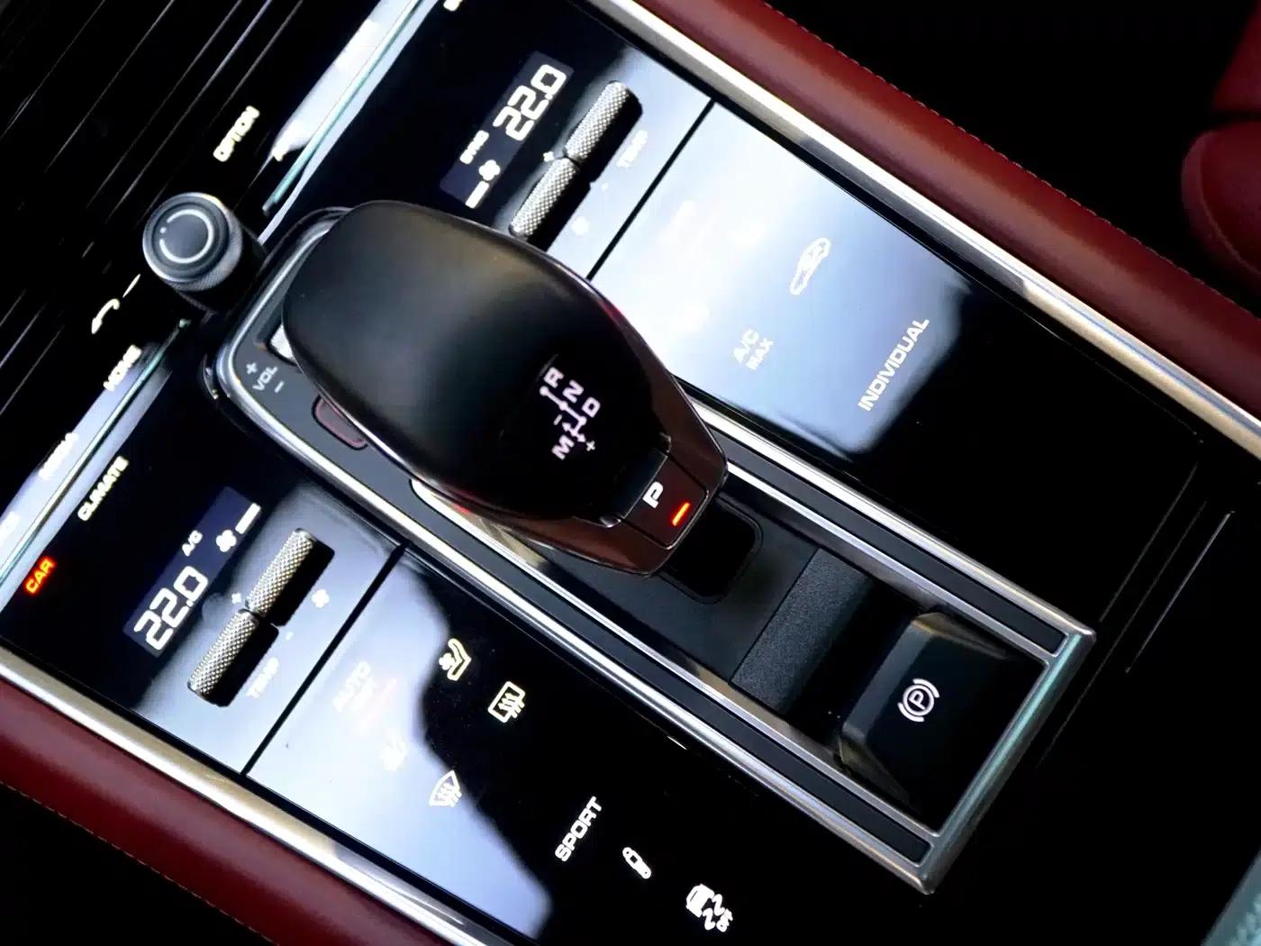 2017 Panamera Turbo Executive Long Wheelbase 4.0T — миниатюра 16