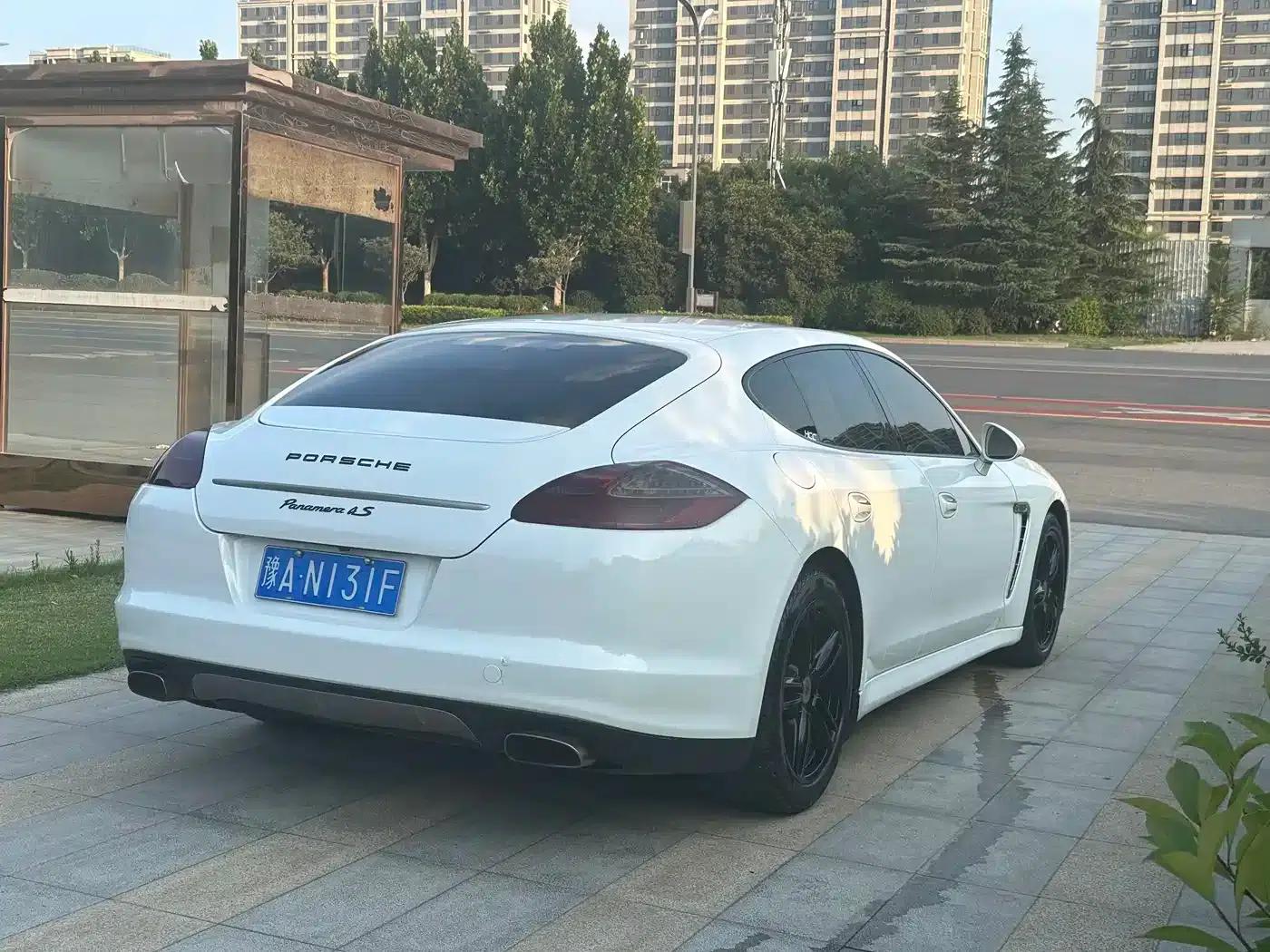 Panamera 2013 Panamera 4 Platinum Edition 3.6L — миниатюра 12