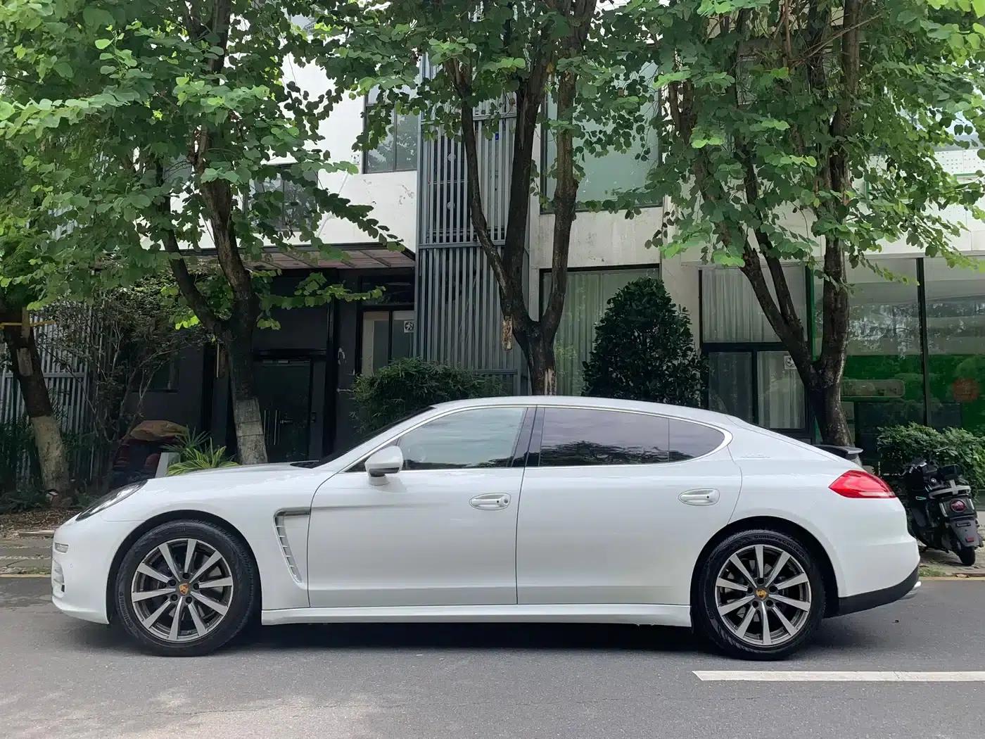 Panamera 2016 Panamera 4 Executive Edition 3.0T — миниатюра 3