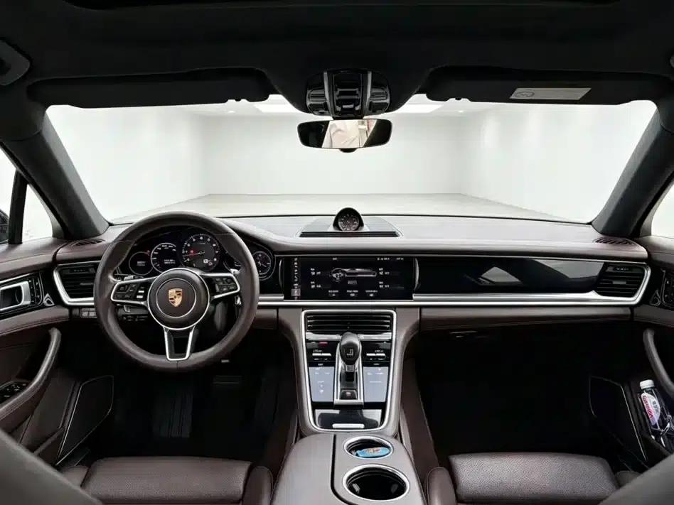 2017 Panamera Executive Long Wheelbase 3.0T — миниатюра 5