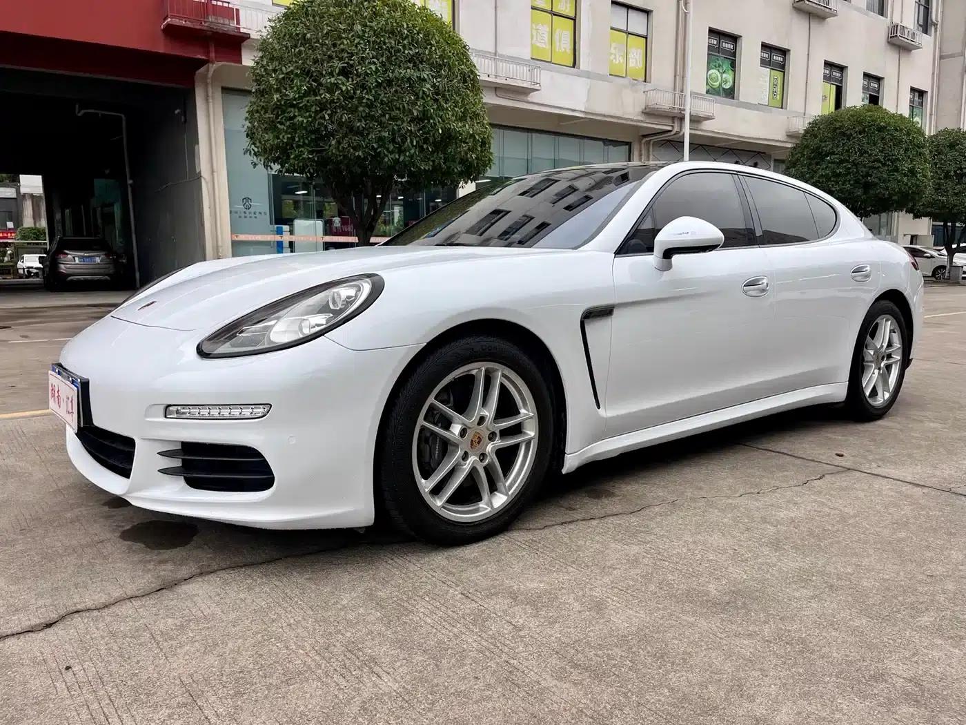 Panamera 2016 Panamera Edition 3.0T — миниатюра 1