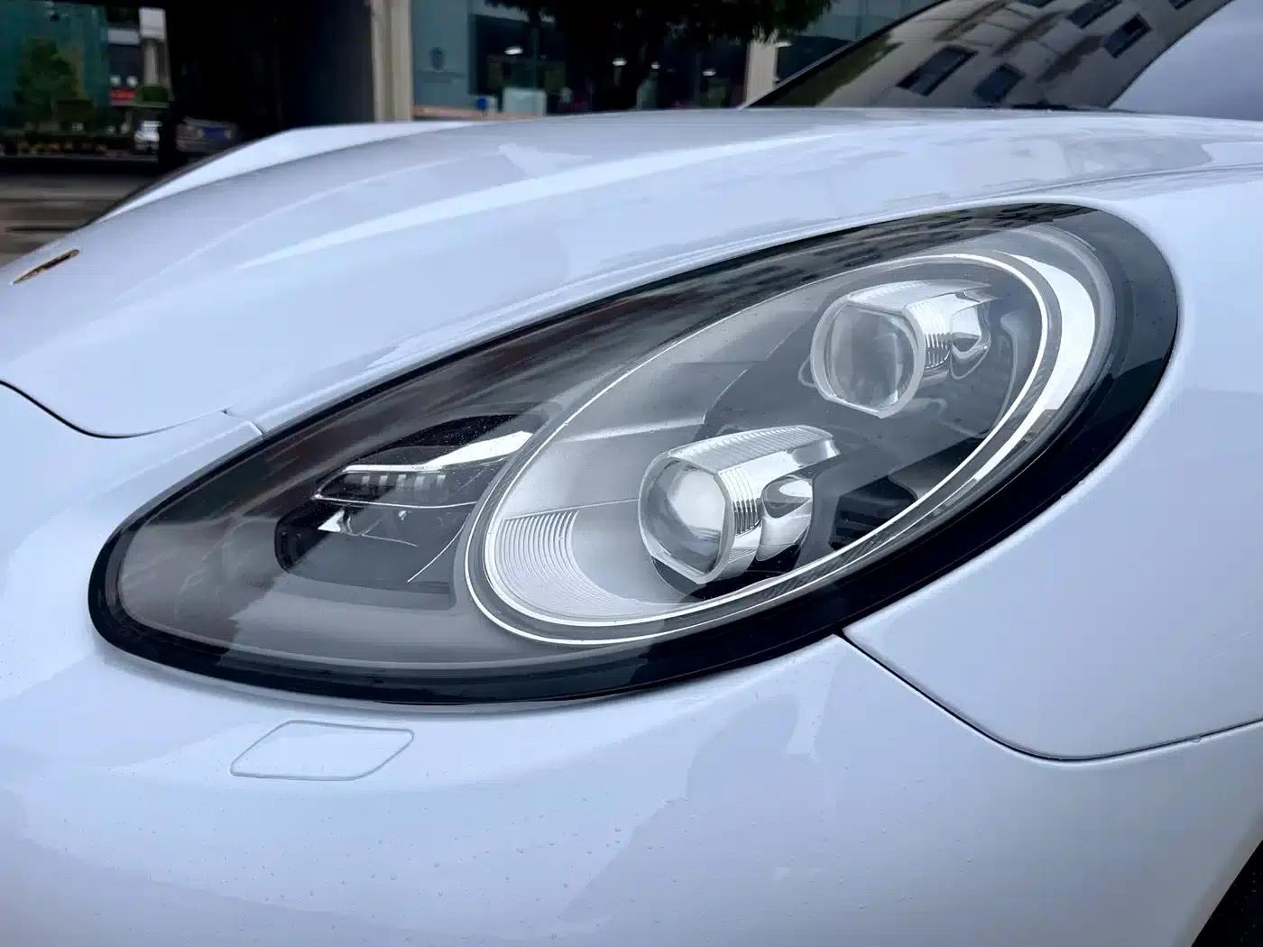 Panamera 2016 Panamera Edition 3.0T — миниатюра 19