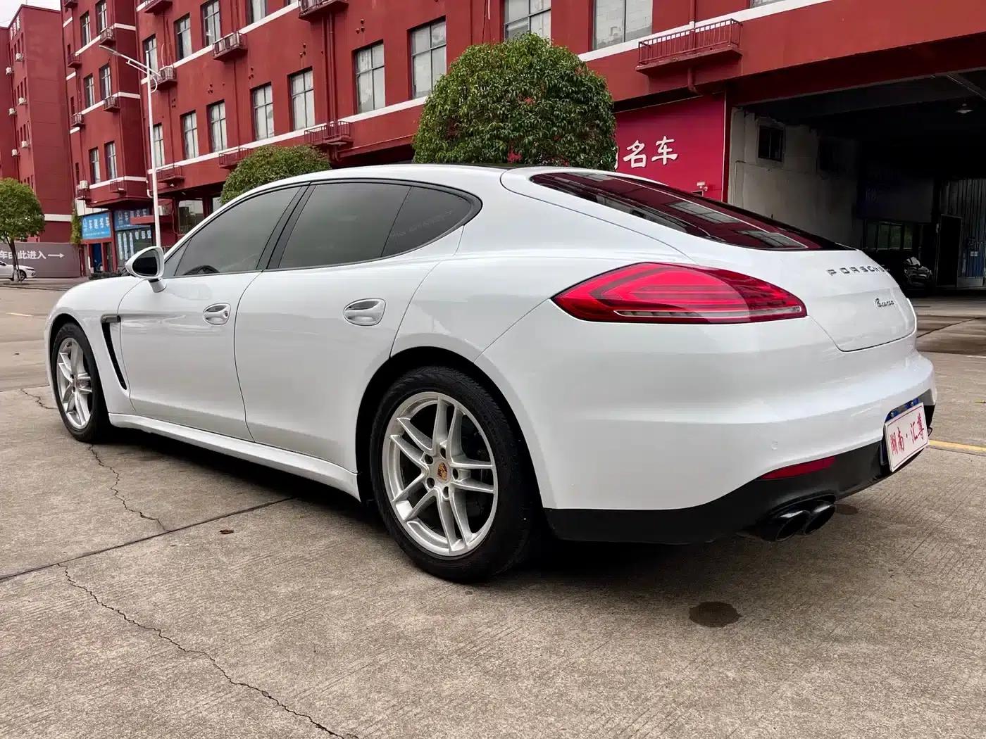Panamera 2016 Panamera Edition 3.0T — миниатюра 22