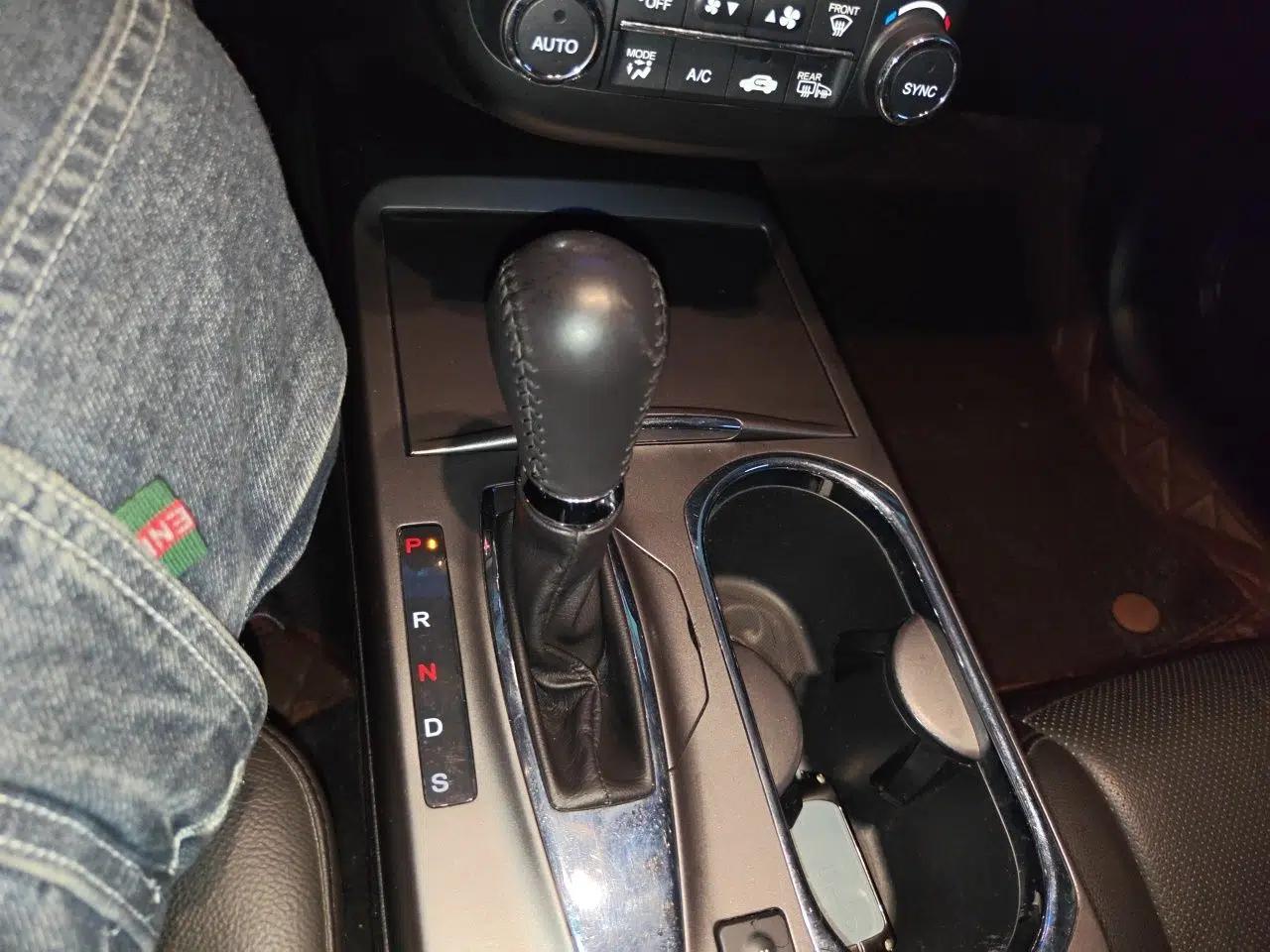 Acura RDX 2013 3.0L Two-Wheel Drive Elite Edition — миниатюра 14