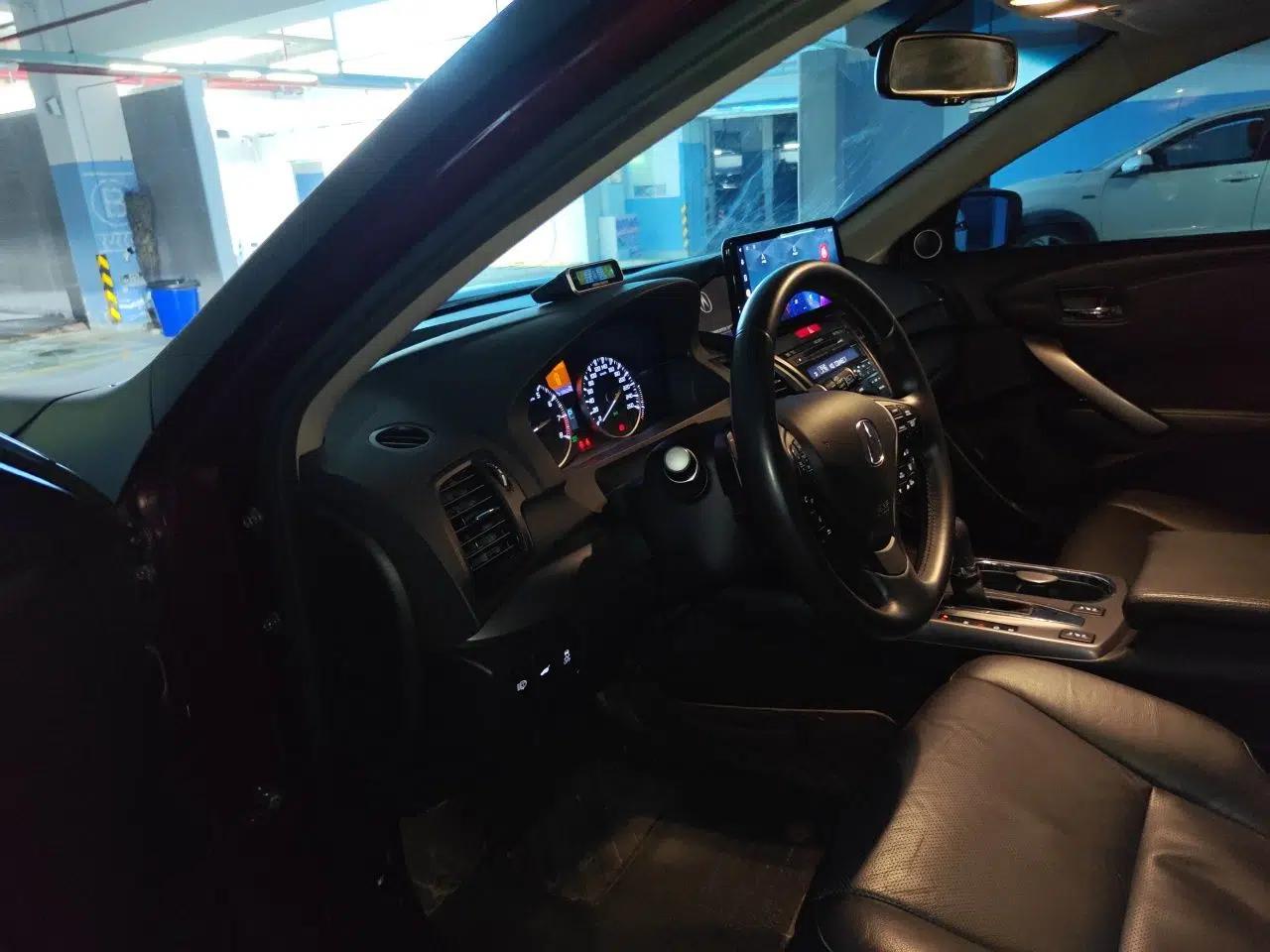 Acura RDX 2013 3.0L Two-Wheel Drive Elite Edition — миниатюра 16