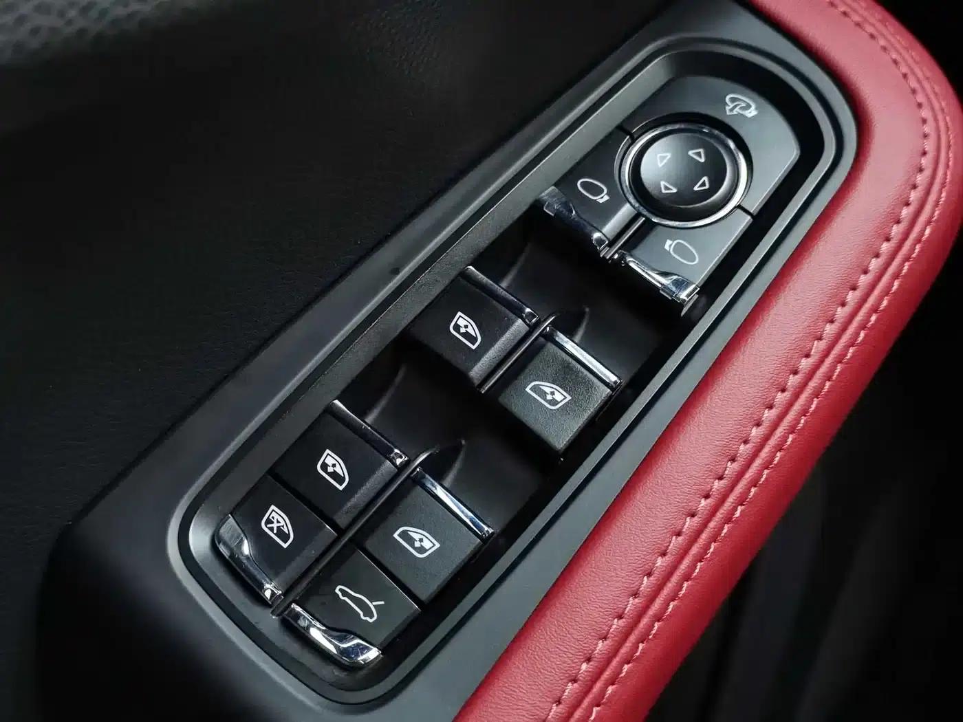 2022 Macan 2.0T — миниатюра 18