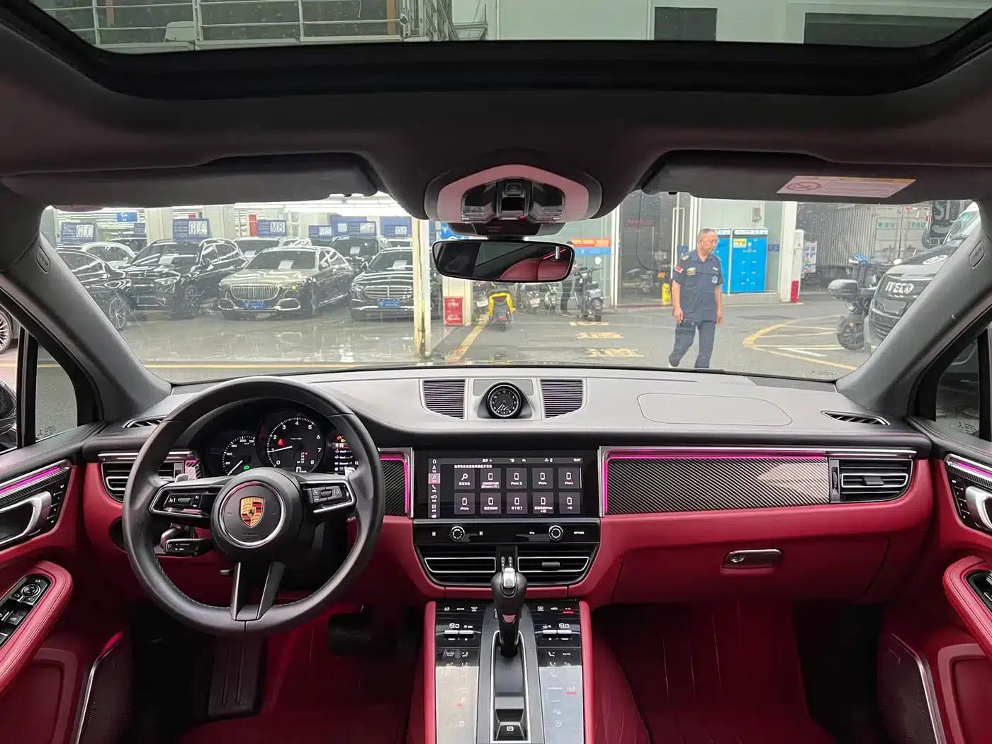 2023 Macan 2.0T — миниатюра 14
