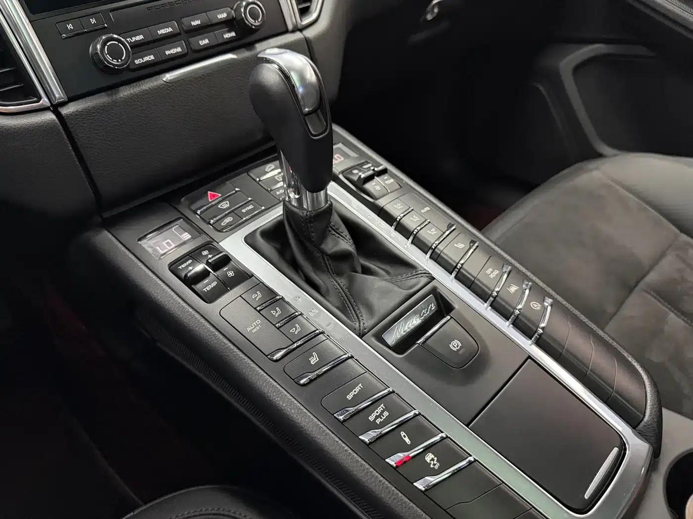 2017 Macan 2.0T — миниатюра 18