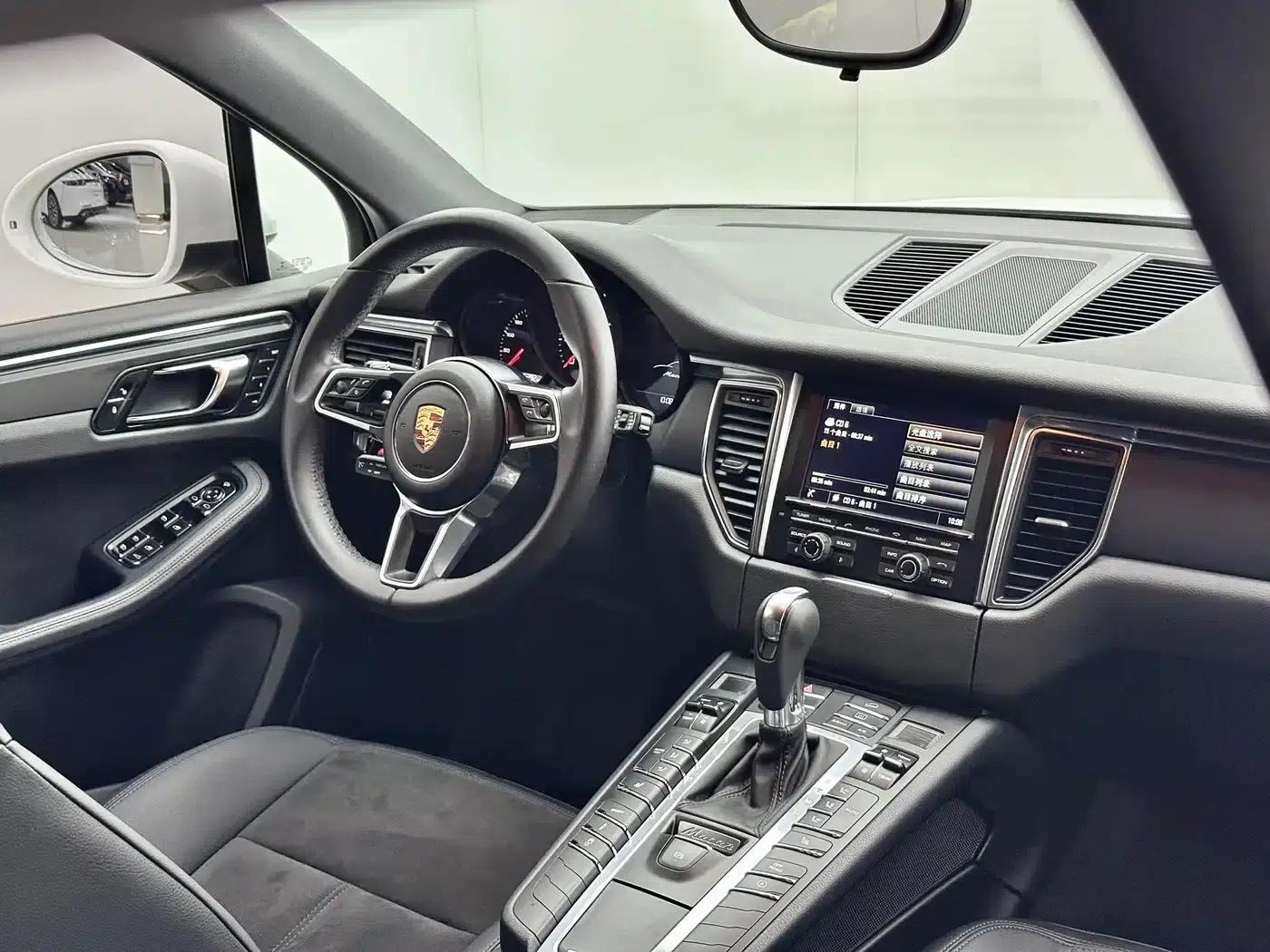 2016 Macan 2.0T — миниатюра 14