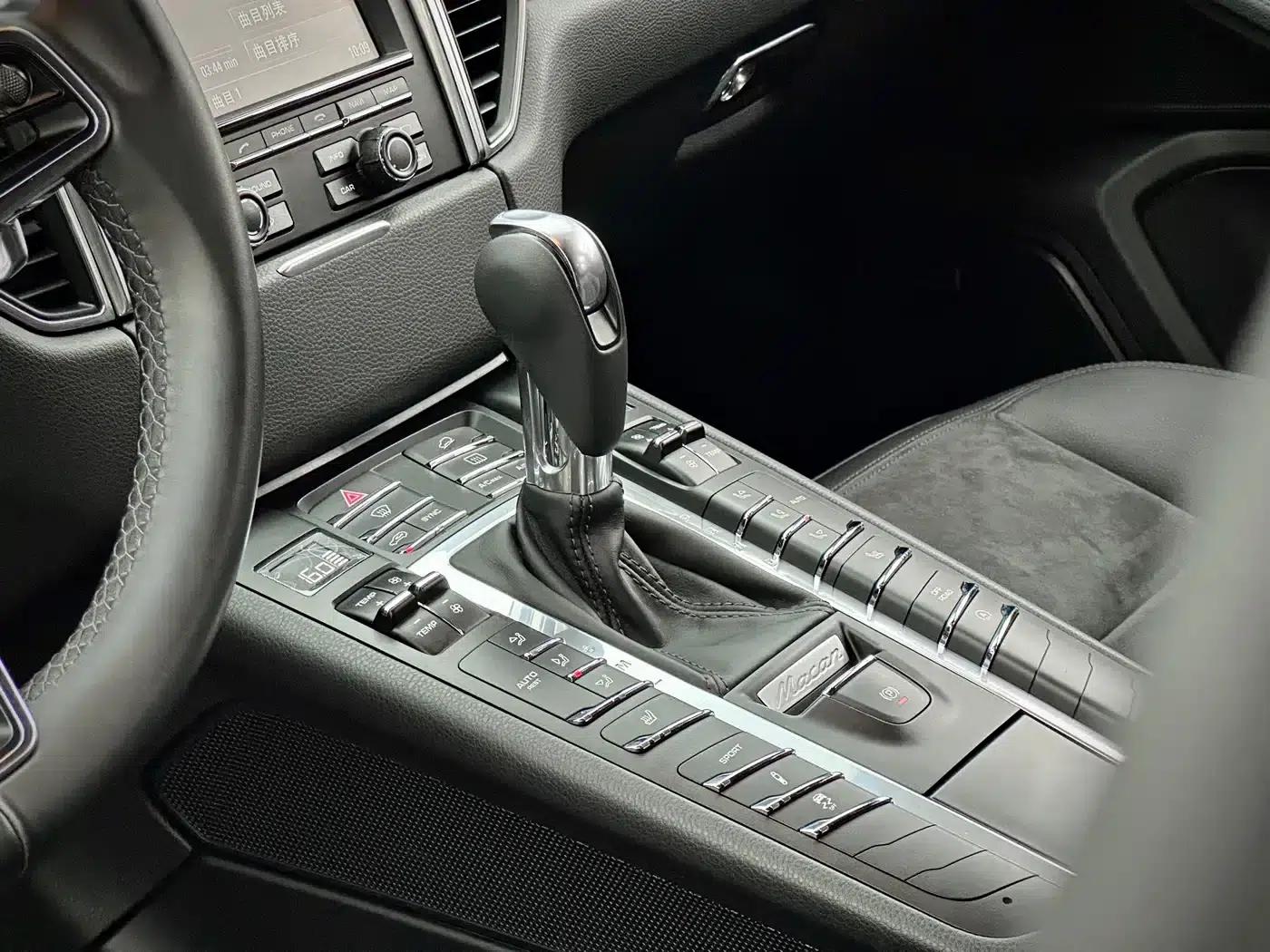 2016 Macan 2.0T — миниатюра 17