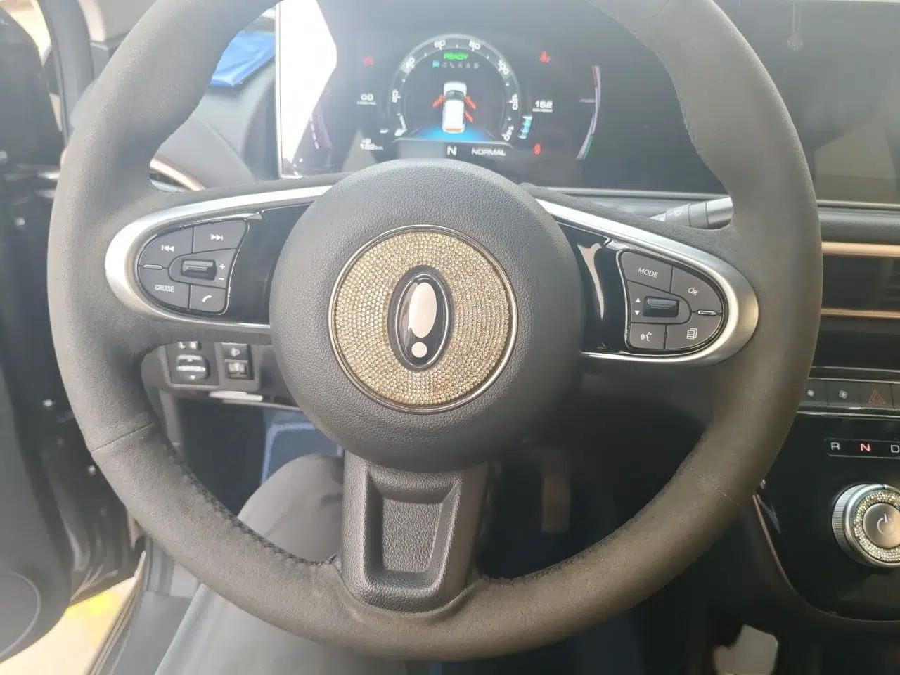 ORA White Cat 2022 Xiaoyue Mao Edition 360 km Luxury Model Lithium NMC — миниатюра 9