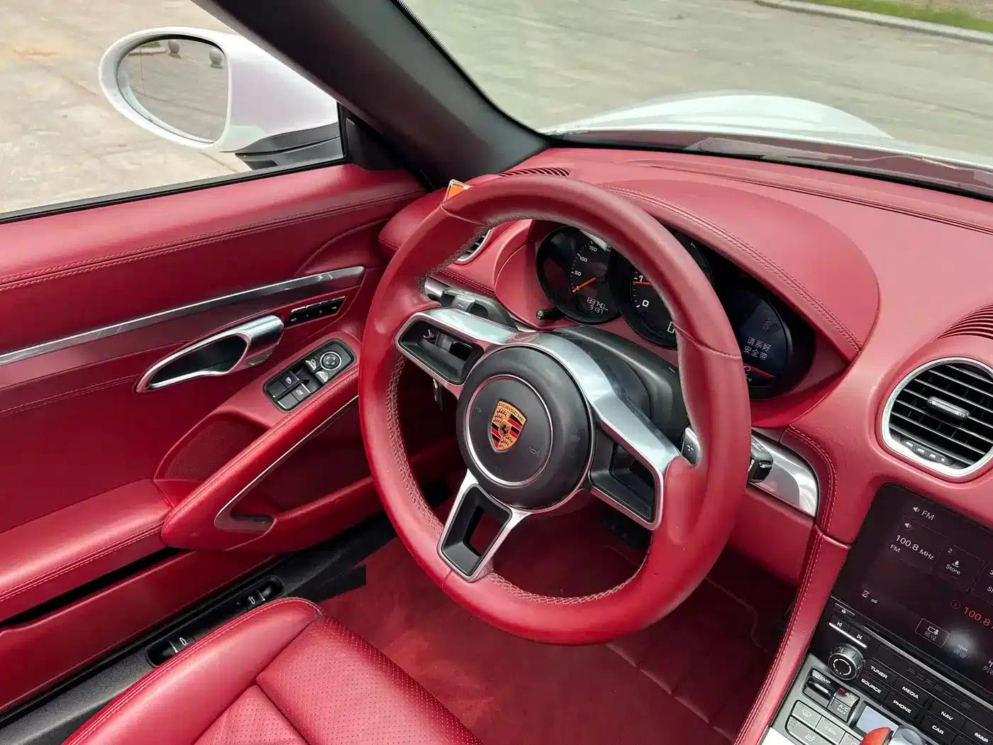 2016 Porsche 718 Boxster 2.0T — миниатюра 11