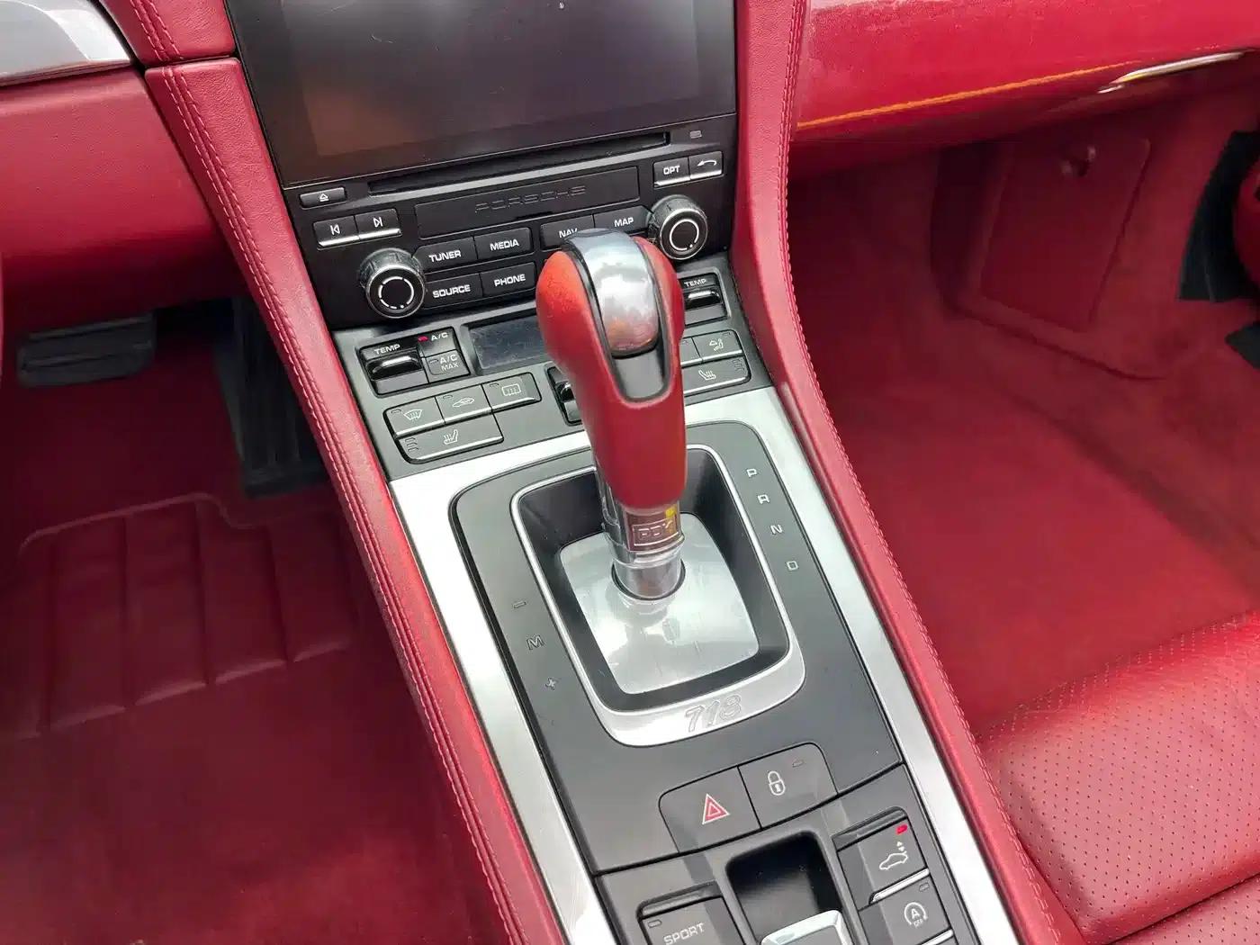 2016 Porsche 718 Boxster 2.0T — миниатюра 16