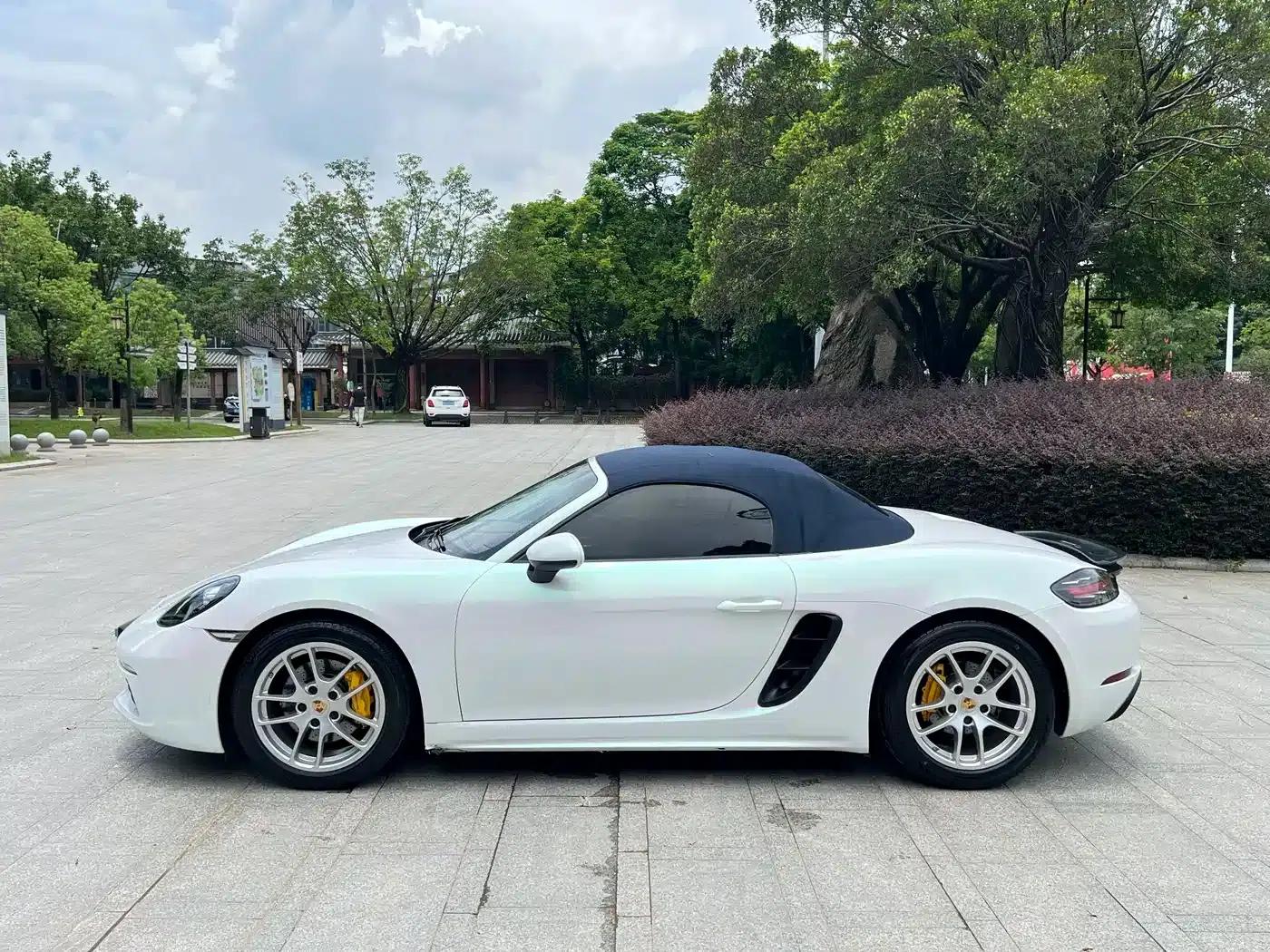 2016 Porsche 718 Boxster 2.0T — миниатюра 10