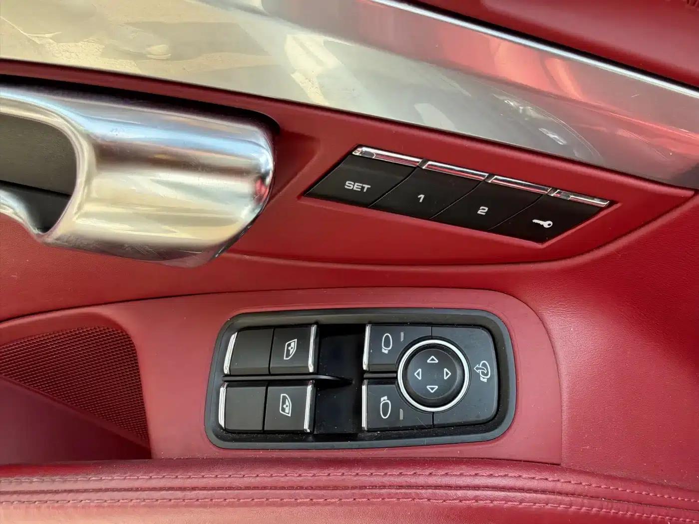 2020 Porsche 718 Boxster 2.0T — миниатюра 14