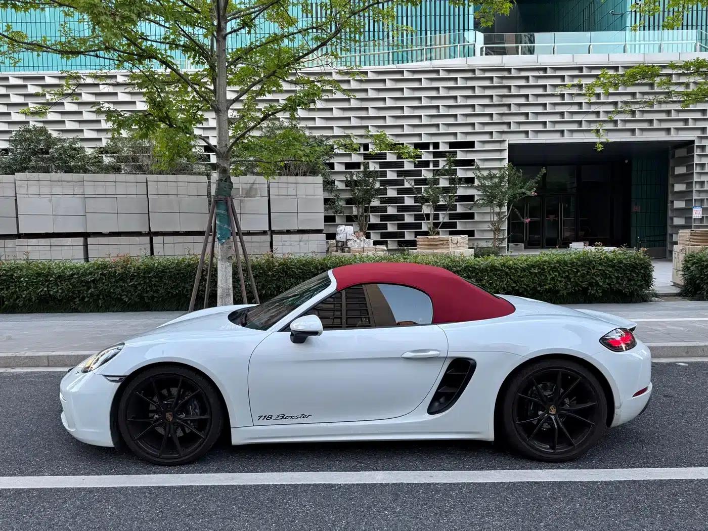 2022 Porsche 718 Boxster 2.0T — миниатюра 2