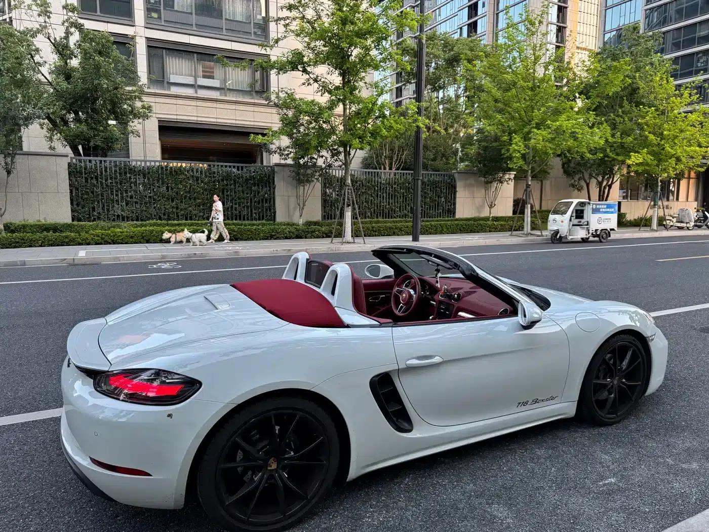 2022 Porsche 718 Boxster 2.0T — миниатюра 5