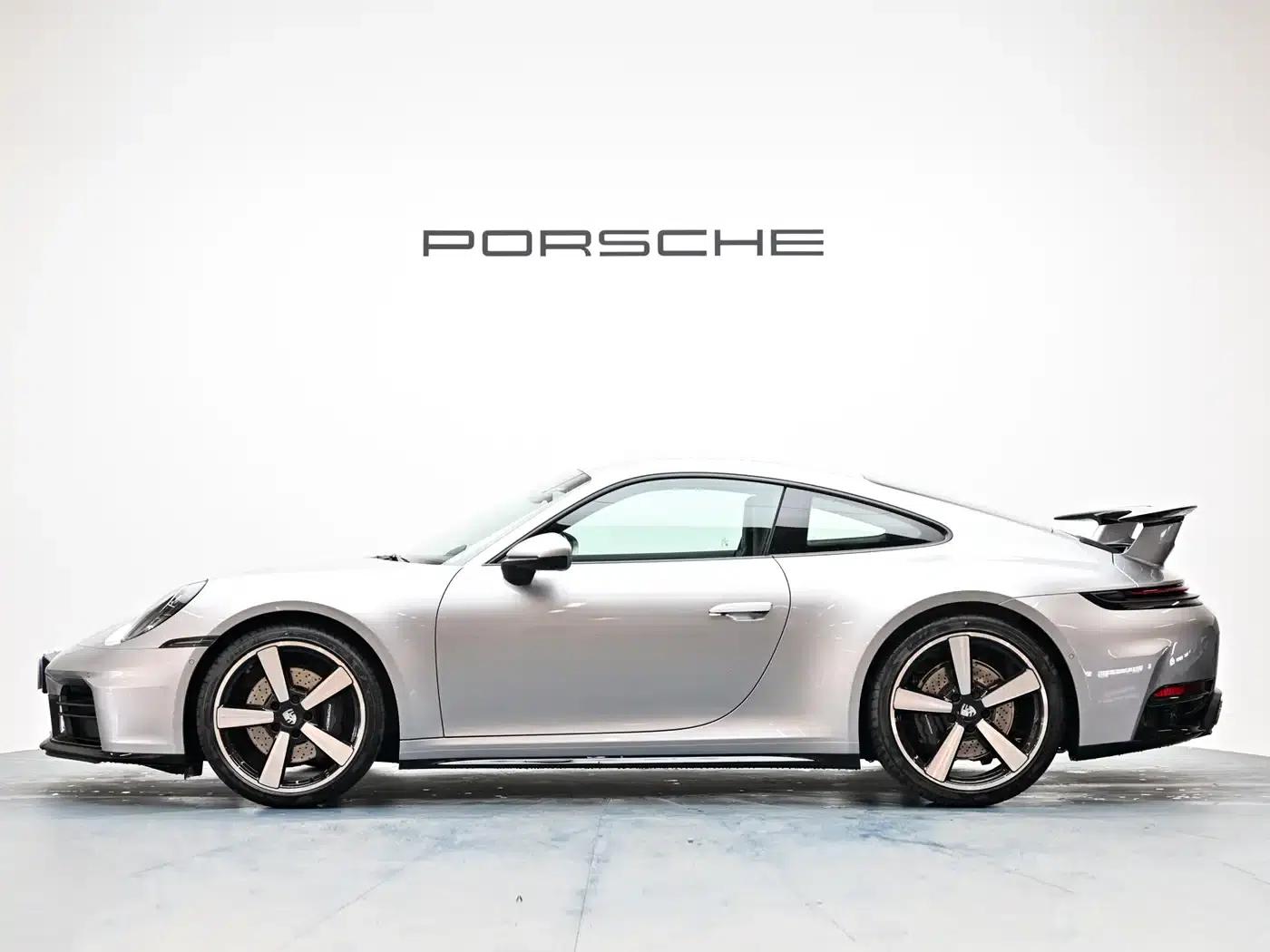2026 Porsche 911 Carrera 3.0T — миниатюра 2