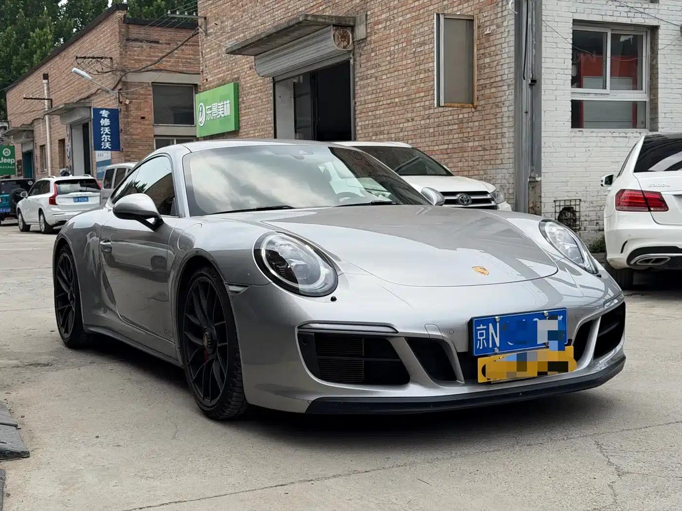 Porsche 911 2017 Carrera 4 GTS 3.0T — миниатюра 4
