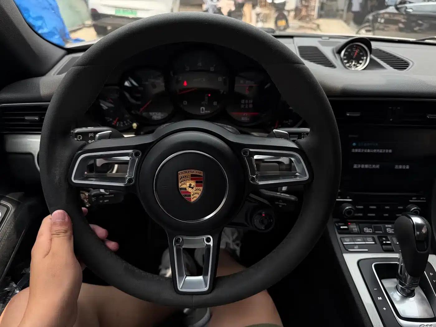 Porsche 911 2017 Carrera 4 GTS 3.0T — миниатюра 8