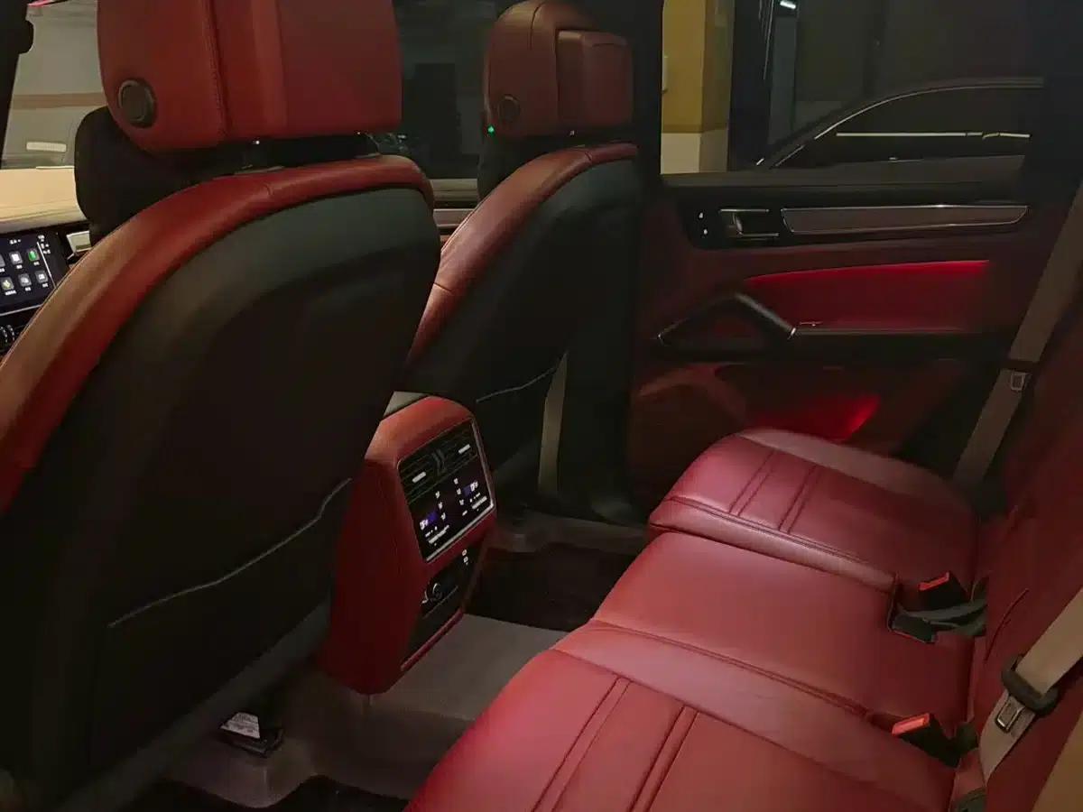 2023 Cayenne E-Hybrid 2.0T Platinum Edition — миниатюра 3