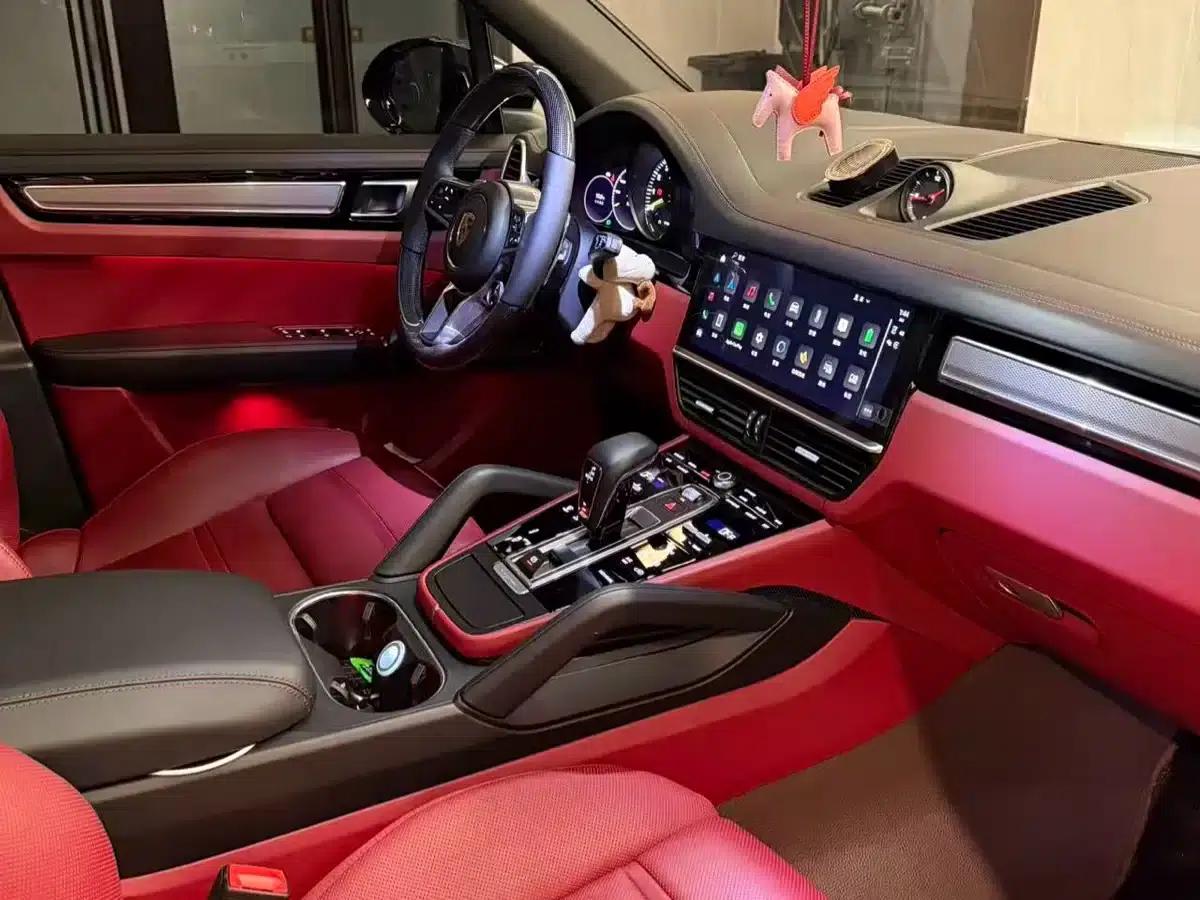 2023 Cayenne E-Hybrid 2.0T Platinum Edition — миниатюра 5