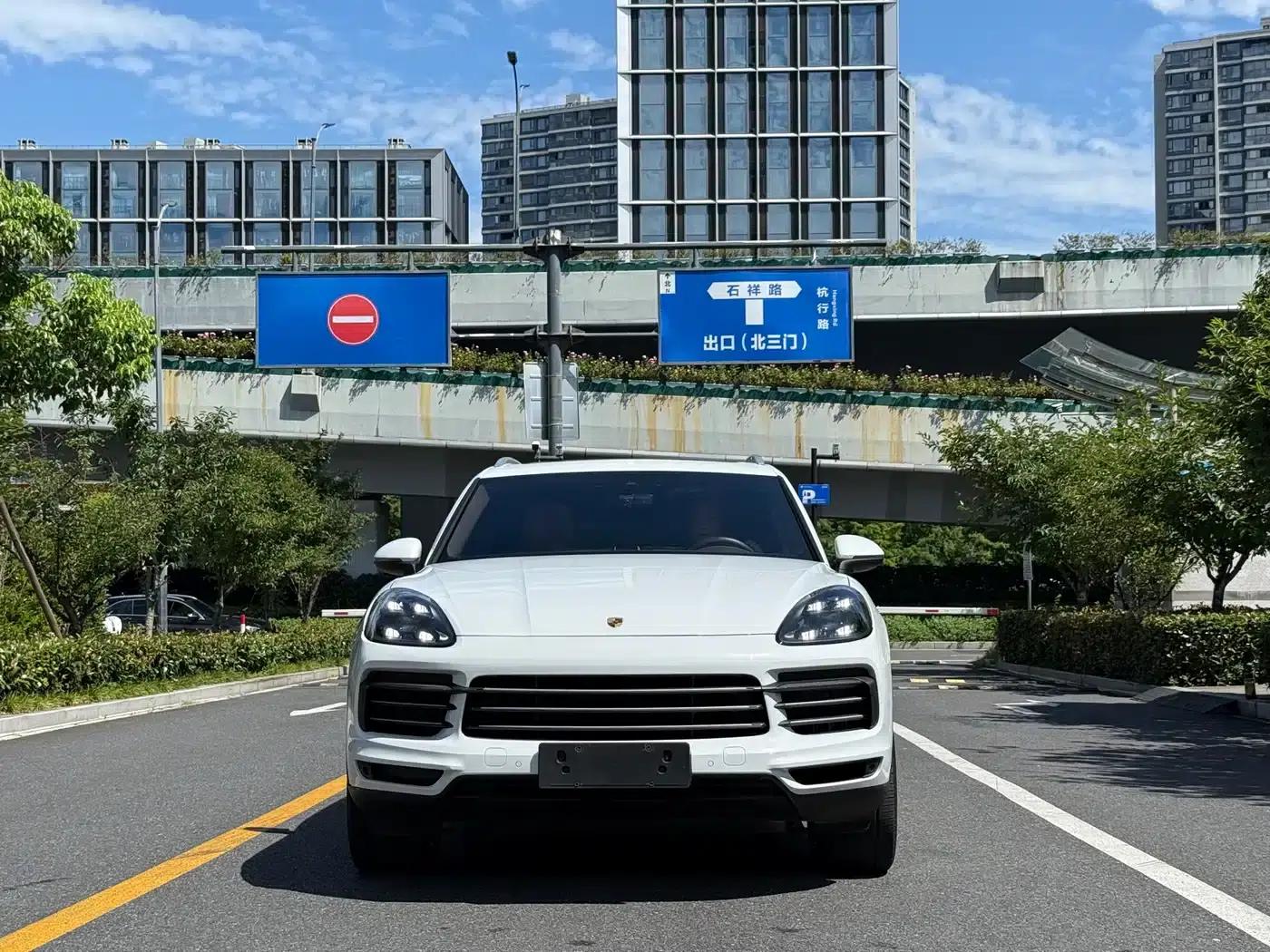 2019 Cayenne E-Hybrid 2.0T — миниатюра 2
