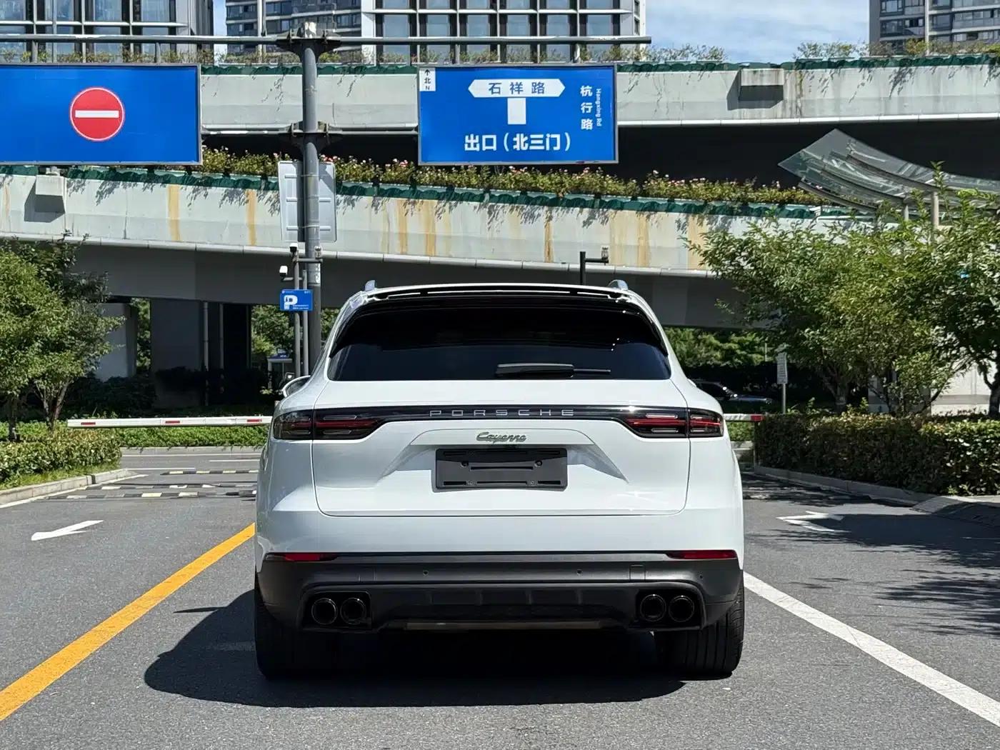 2019 Cayenne E-Hybrid 2.0T — миниатюра 6