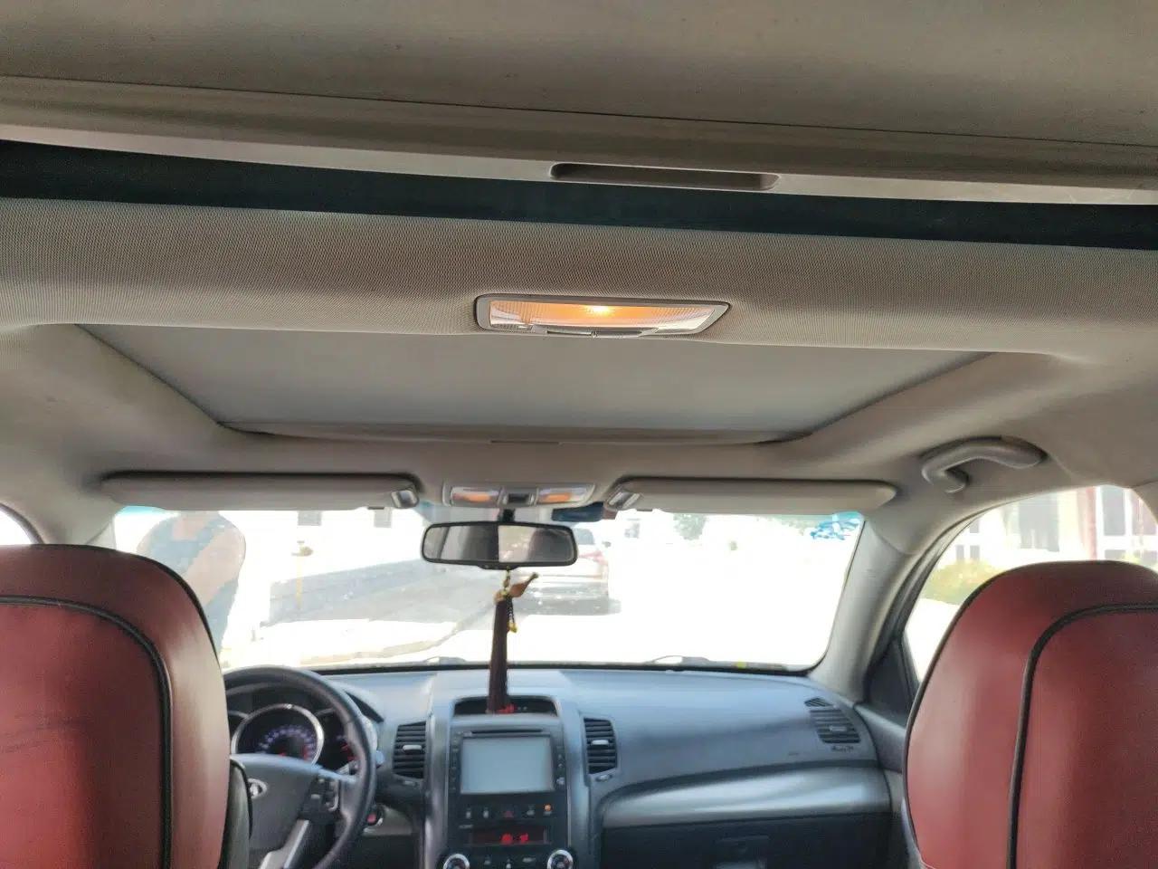 Kia Sorento 2012 2.4L Gasoline Supreme Edition — миниатюра 18