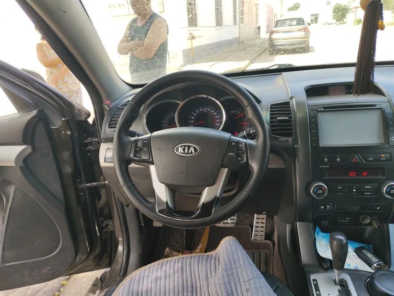 Kia Sorento 2012 2.4L Gasoline Supreme Edition — миниатюра 10