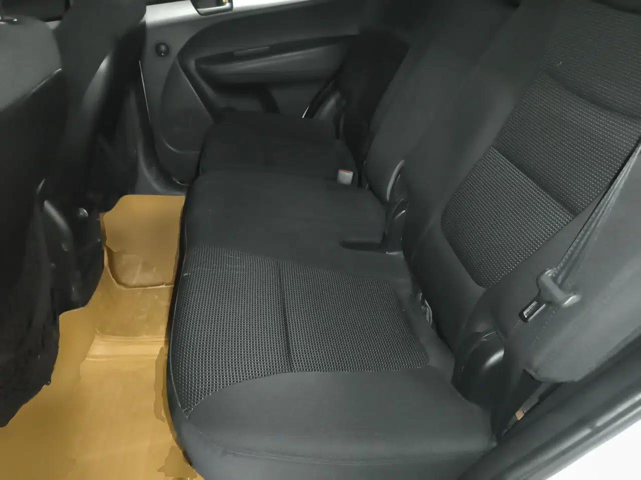Kia Sorento 2013 2.4L 5-Seater Gasoline Comfort Edition — миниатюра 17