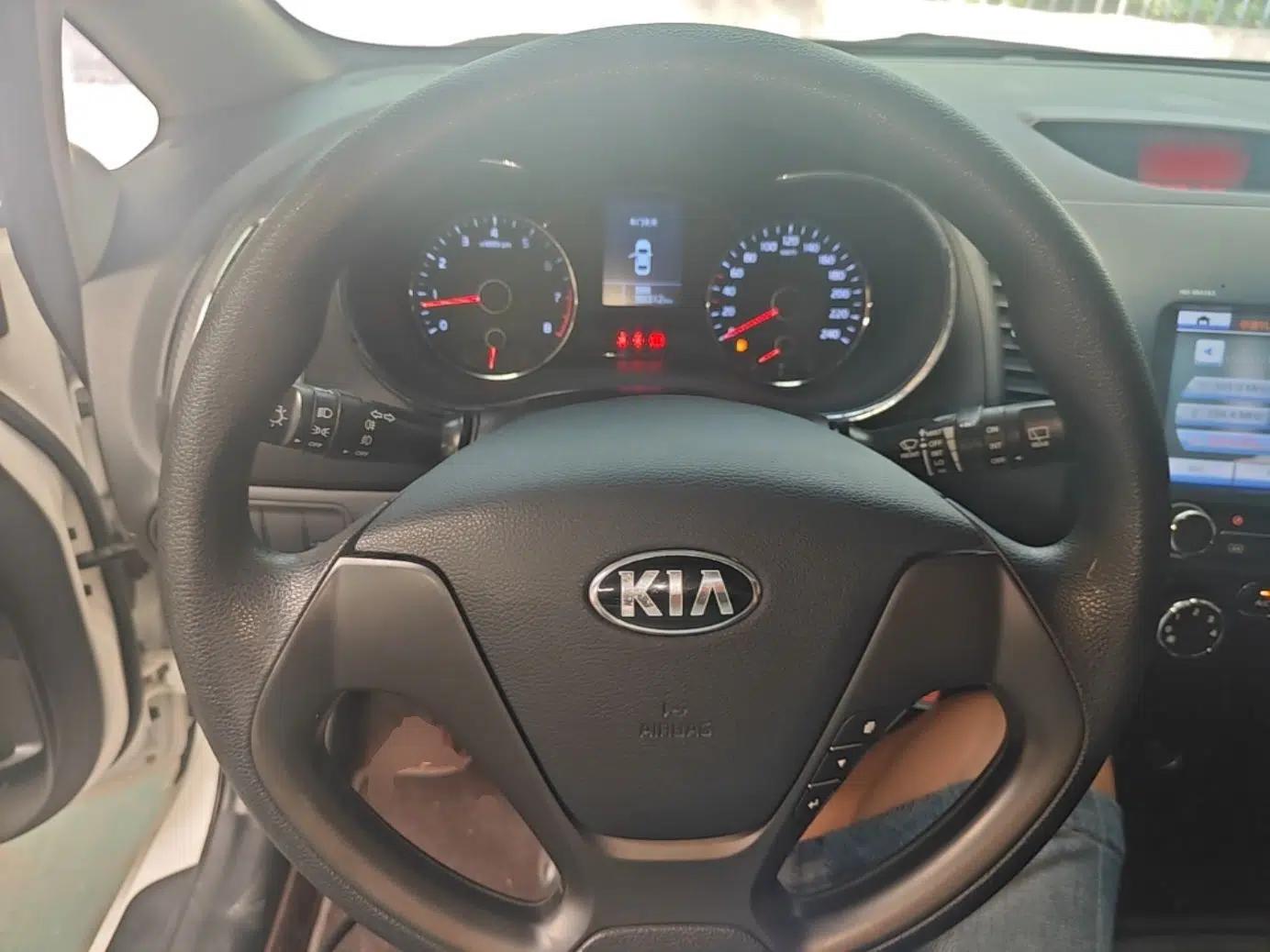 Kia K3S 2014 1.6L Manual GL — миниатюра 13