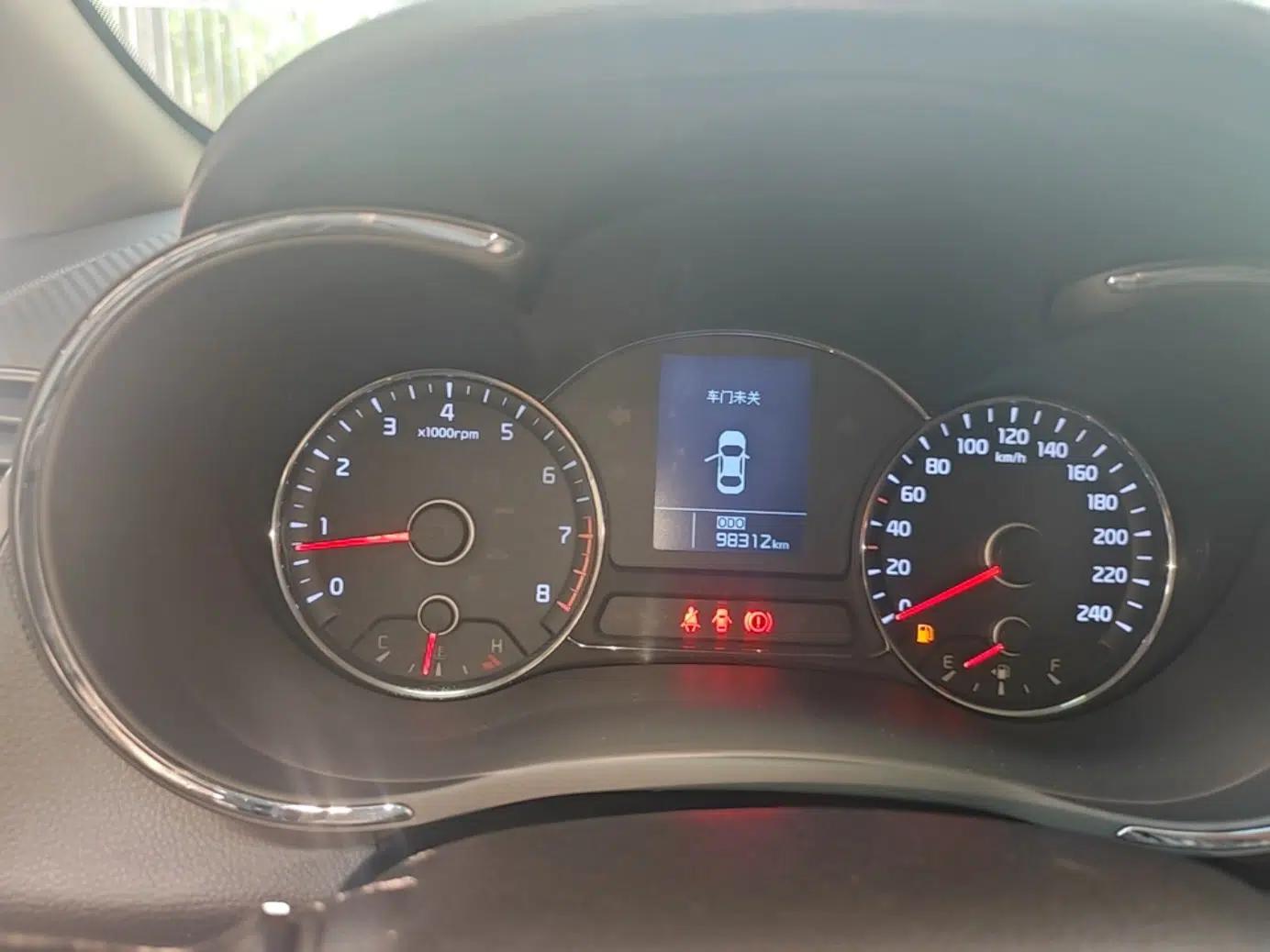 Kia K3S 2014 1.6L Manual GL — миниатюра 14