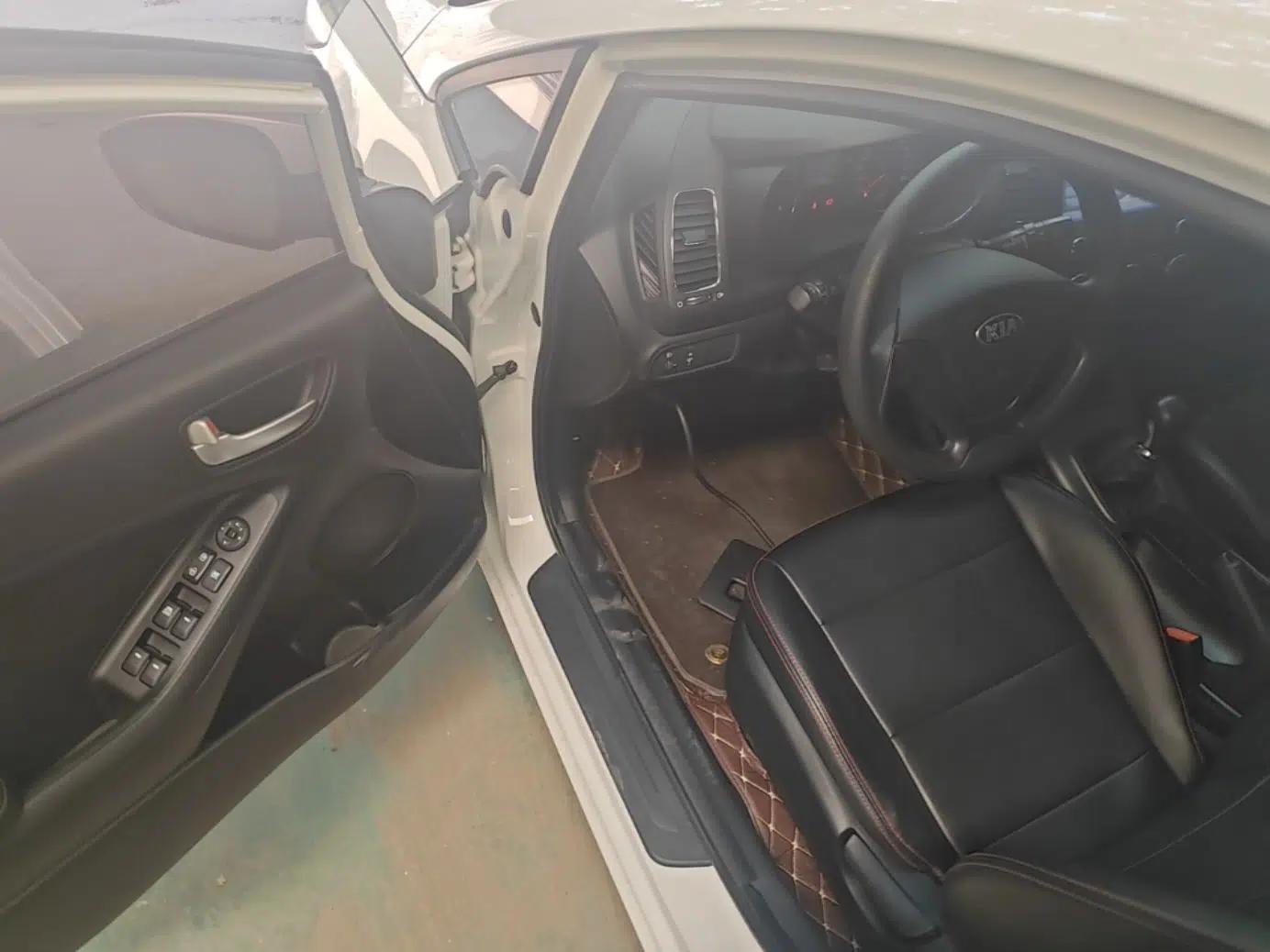 Kia K3S 2014 1.6L Manual GL — миниатюра 18