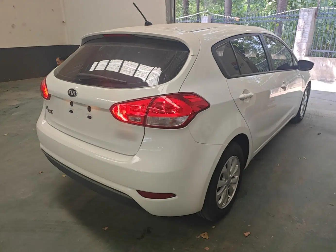 Kia K3S 2014 1.6L Manual GL — миниатюра 6
