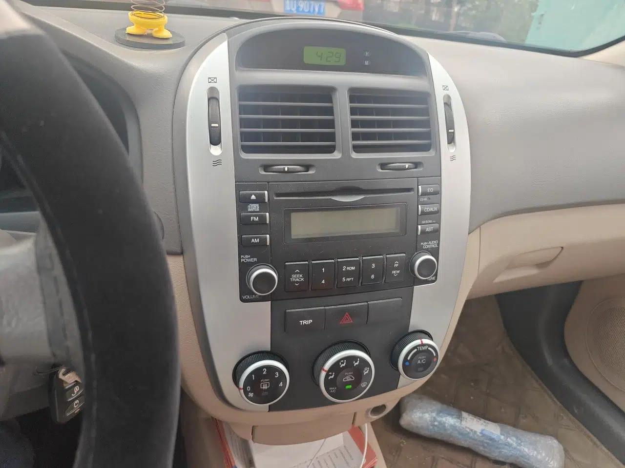 Kia Cerato 2012 1.6L MT GL — миниатюра 13