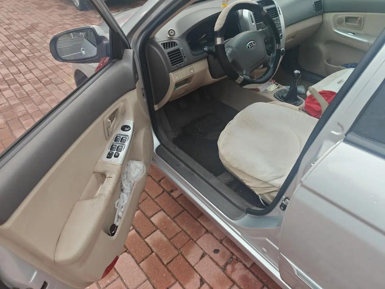 Kia Cerato 2012 1.6L MT GL — миниатюра 16
