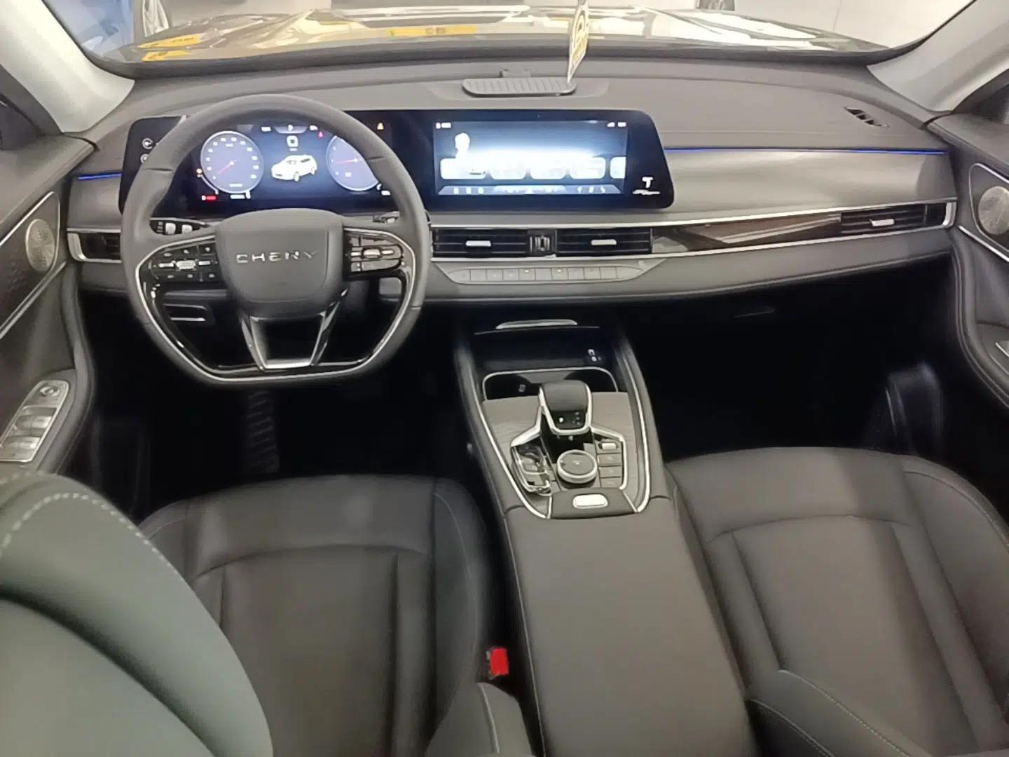 Chery Tiggo 8 PRO 2025 290T Two-Wheel-Drive Luxury Edition — миниатюра 12