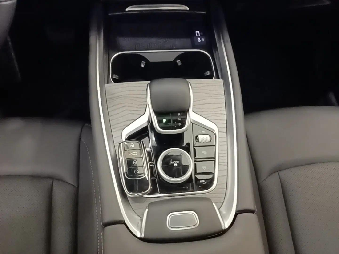 Chery Tiggo 8 PRO 2025 290T Two-Wheel-Drive Luxury Edition — миниатюра 16