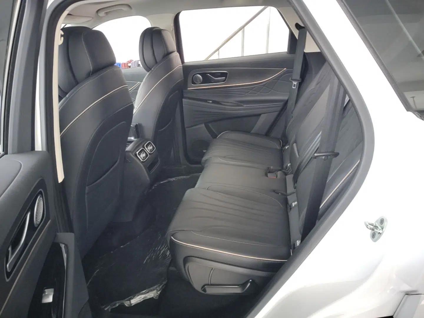 Chery Tiggo 9 2023 2.0T Dual-Clutch Two-Wheel Drive Leading Edition 5 Seats — миниатюра 20