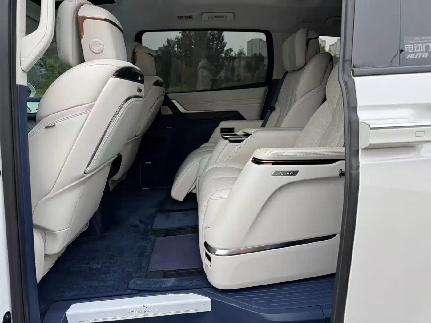 Century 2023 2.0T 7-Seat Luxury Edition — миниатюра 18