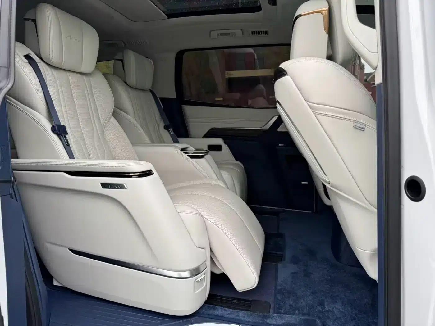 Century 2023 2.0T 7-Seat Luxury Edition — миниатюра 33