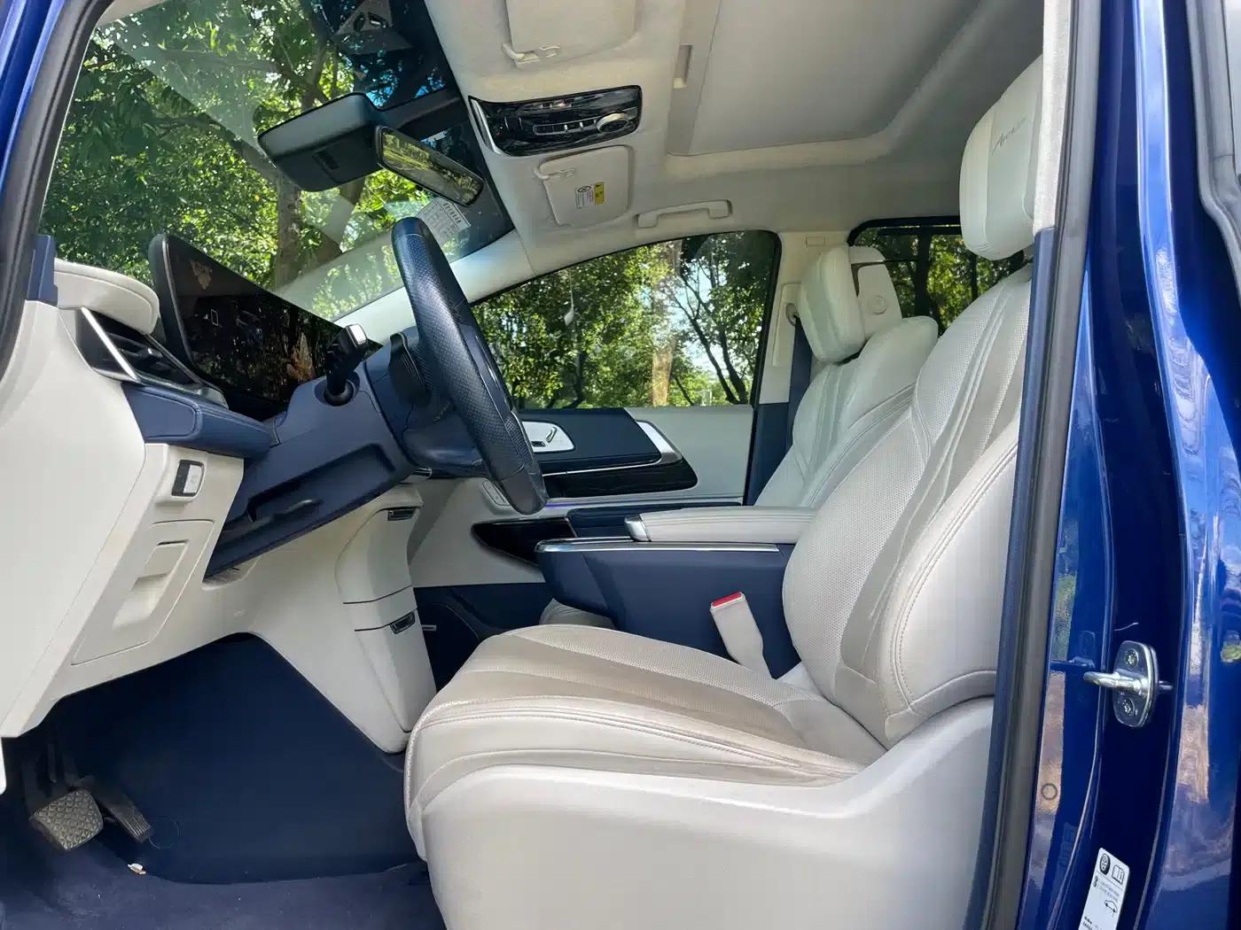 Century 2023 2.0T 7-Seat Luxury Edition — миниатюра 4