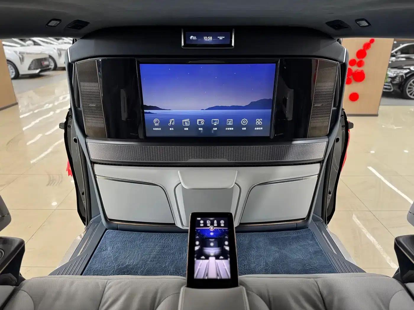 Century 2025 2.0T Four-Seat Private Edition — миниатюра 15