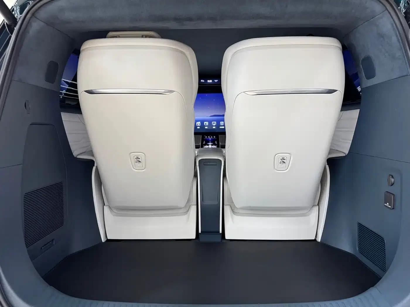 Century 2025 2.0T Four-Seat Private Edition — миниатюра 16