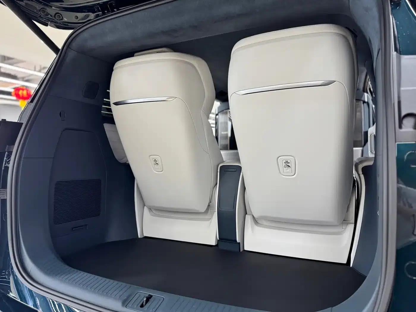 Century 2025 2.0T Four-Seat Private Edition — миниатюра 17