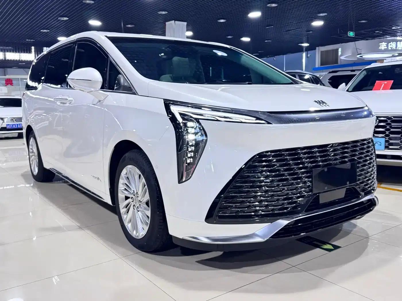 Century 2025 2.0T 7-Seat Luxury Edition — миниатюра 3