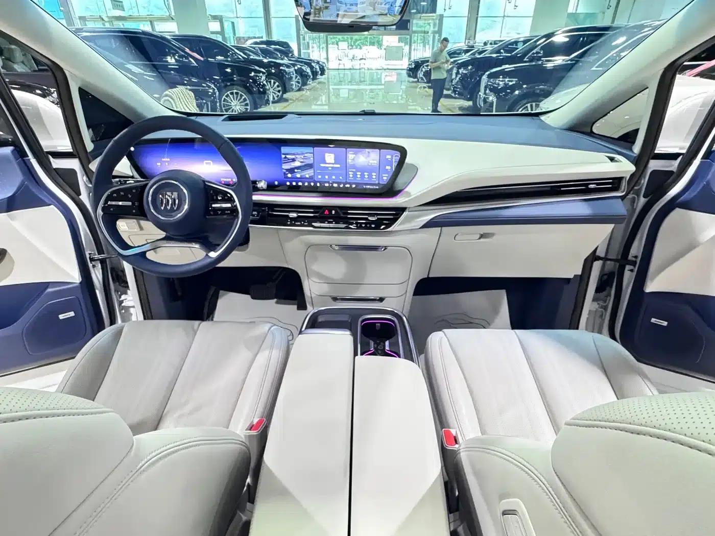 Century 2025 2.0T 7-Seat Luxury Edition — миниатюра 4