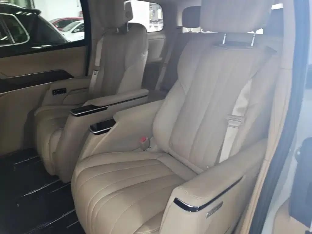 Century 2023 2.0T Seven-Seat Premium Edition — миниатюра 14